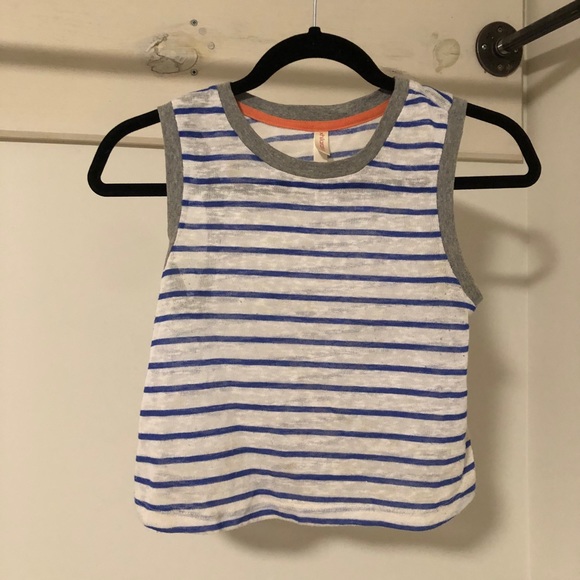 Crop top - Picture 1 of 1